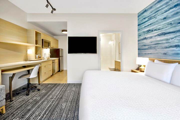 Room 27 of 35