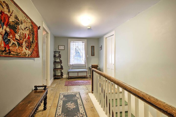 Historic Huntington Home - Walk to Westfield River