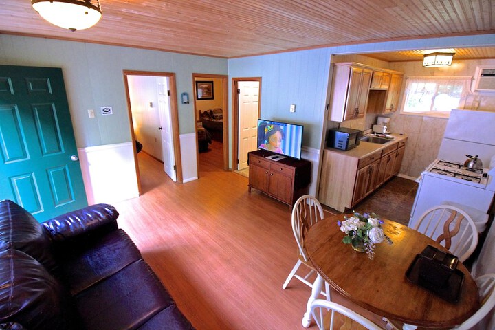 Room 44 of 203