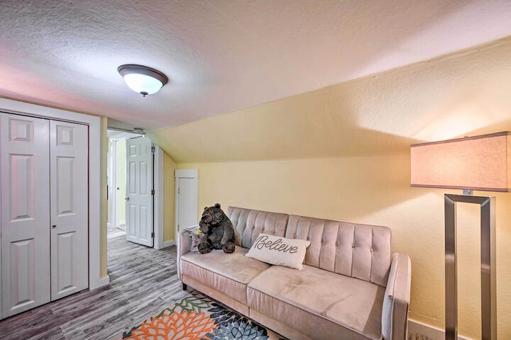 Family-friendly Kirkland Home 1 Mi to Downtown