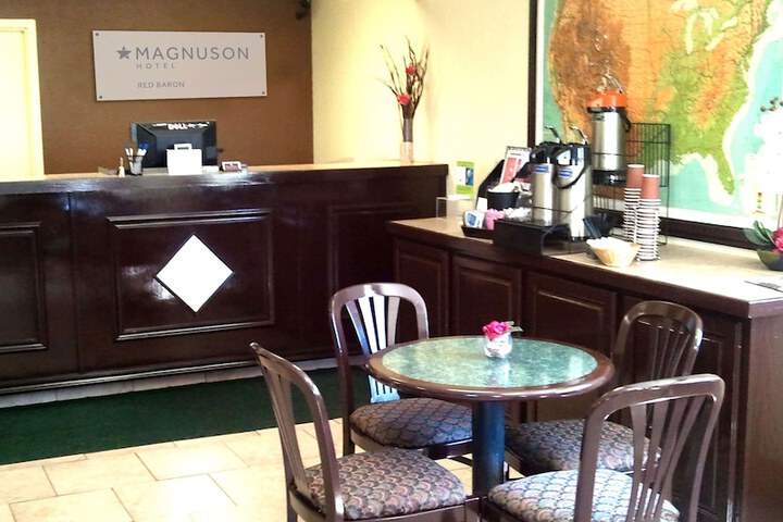Magnuson Hotel Red Baron