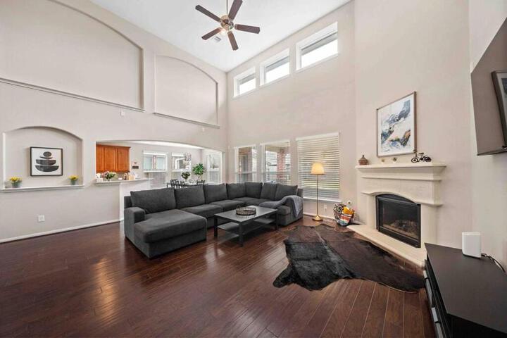 Houston House Sleeps 16~Arcade Style Game Room