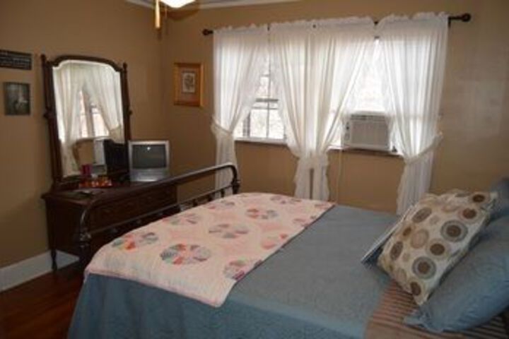 Maple Street Bed & Breakfast