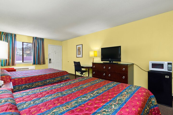 Room 5 of 15