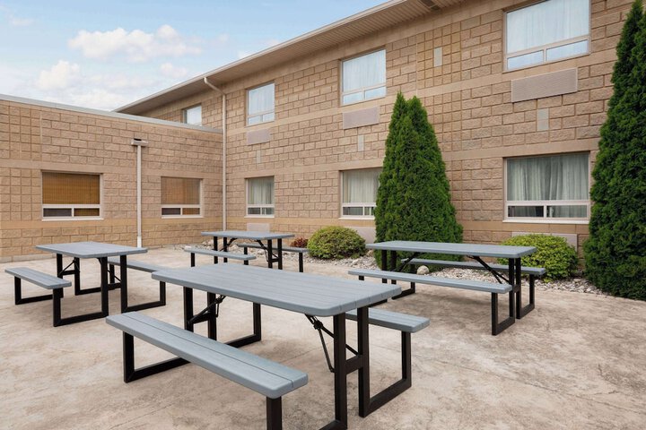 Terrace/Patio 35 of 36