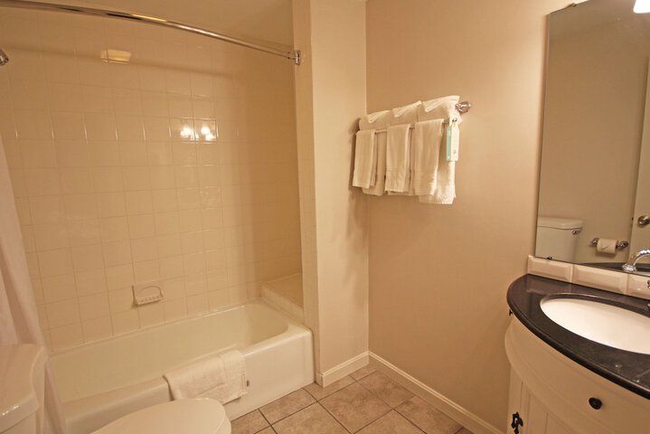 Room 15 of 32