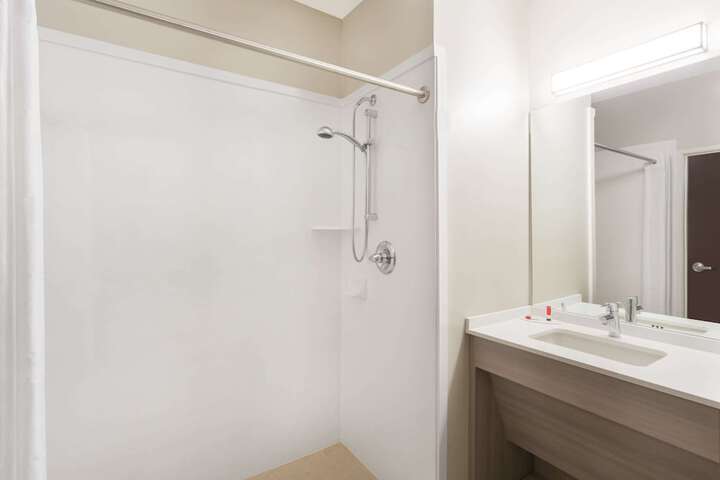 Room 16 of 33