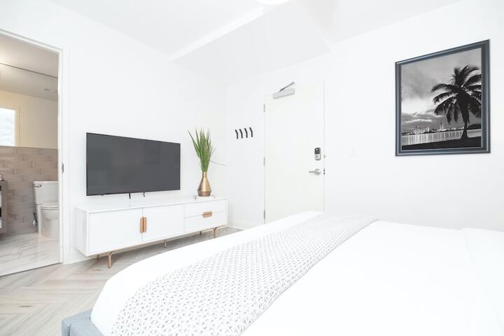 Room 18 of 117