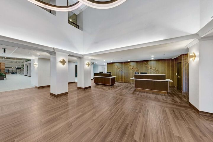 Embassy Suites by Hilton Milwaukee Brookfield