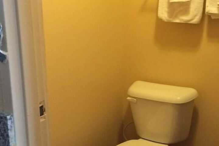 Room 13 of 38