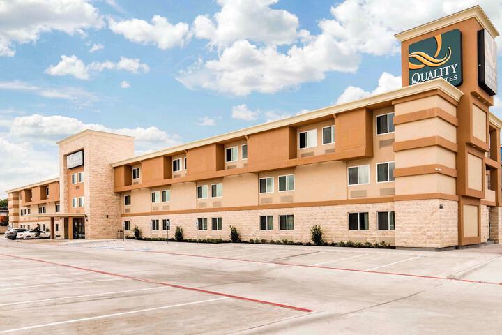 Hotel 2 of 67