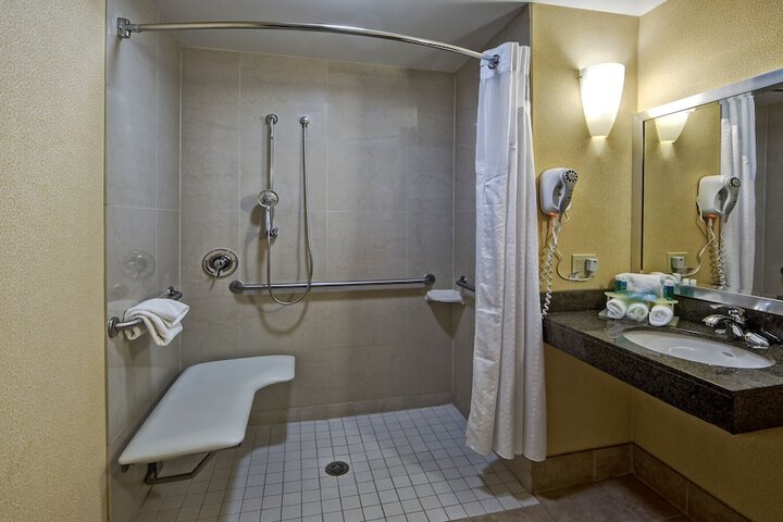 Holiday Inn Express Hotel & Suites Cookeville by IHG