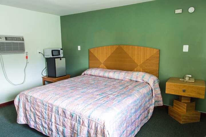 Bay Drive Motel