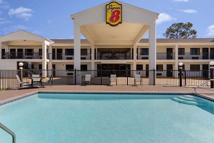 Pool 4 of 45