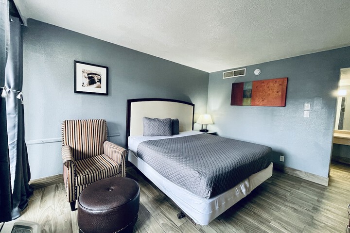 Room 21 of 31