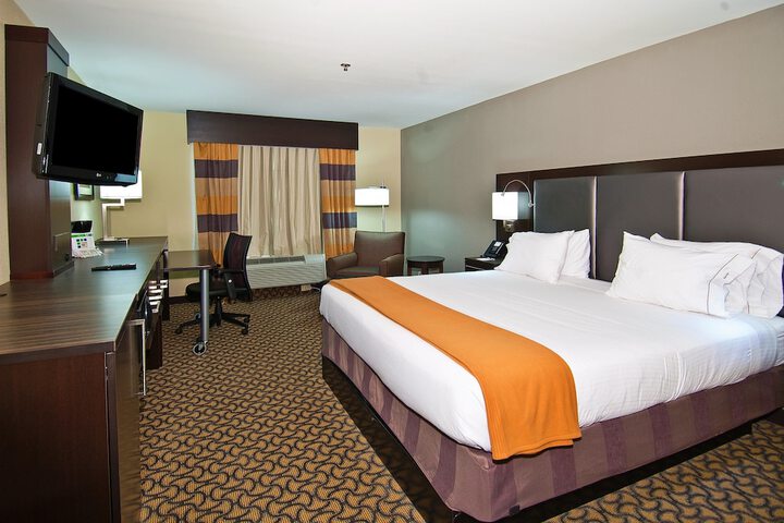 Holiday Inn Express & Suites Jackson / Pearl Intl Airport by IHG