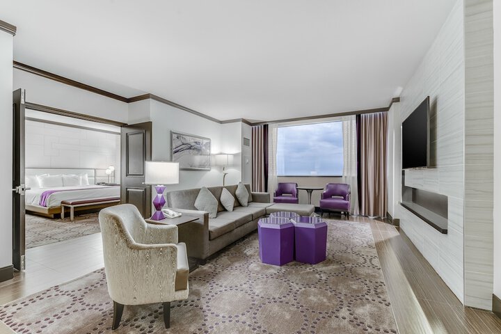 Room 52 of 121