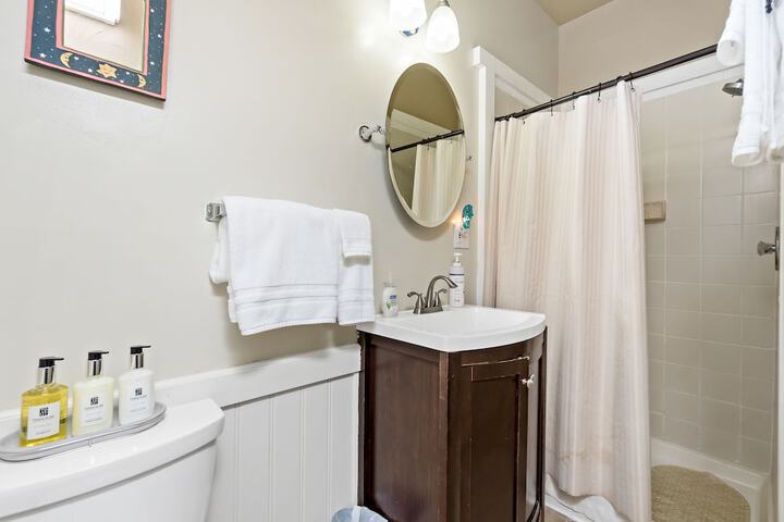 Mountain Meadows Inn
