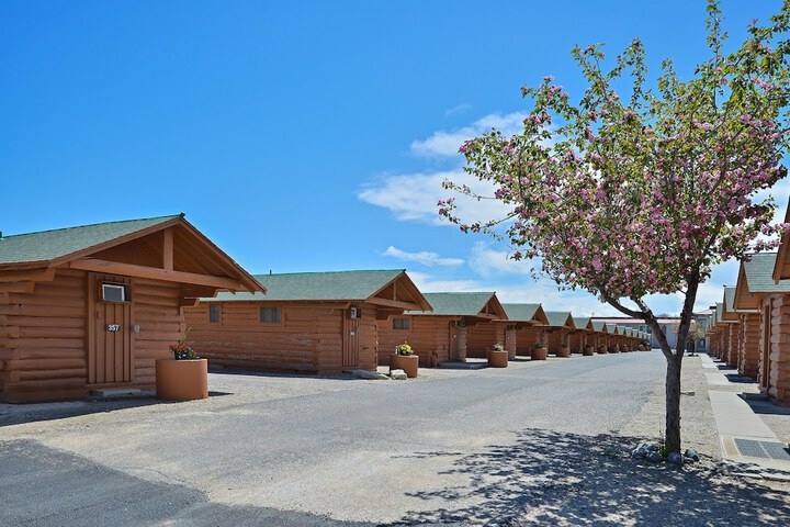 Buffalo Bill Village Cabins