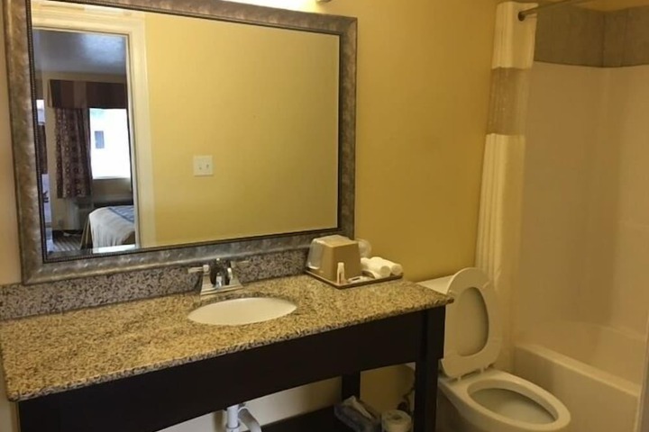 Room 8 of 35