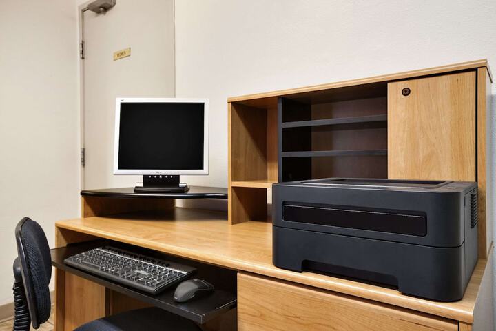 Business Center 21 of 21