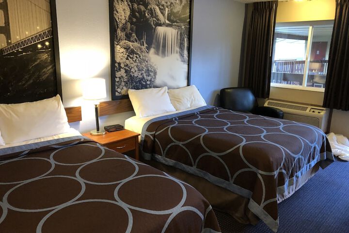 Super 8 by Wyndham Albany / Corvallis