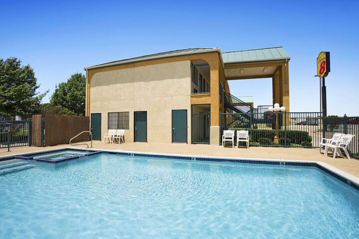 Pool 3 of 12