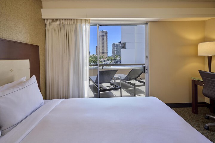 DoubleTree by Hilton Hotel Alana - Waikiki Beach