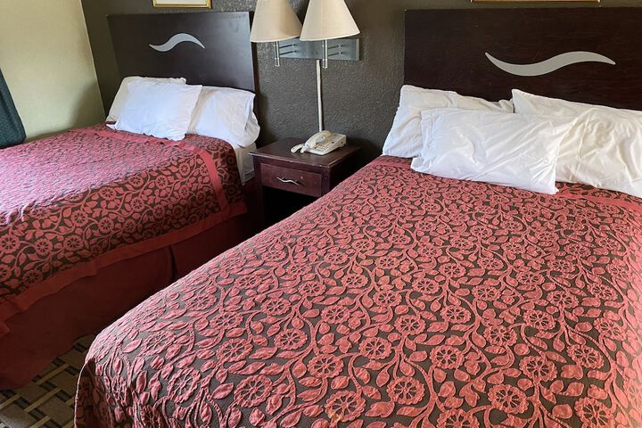 Room 8 of 11