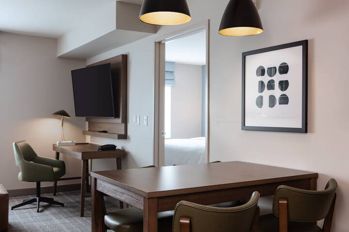 Staybridge Suites Iowa City Coralville by IHG