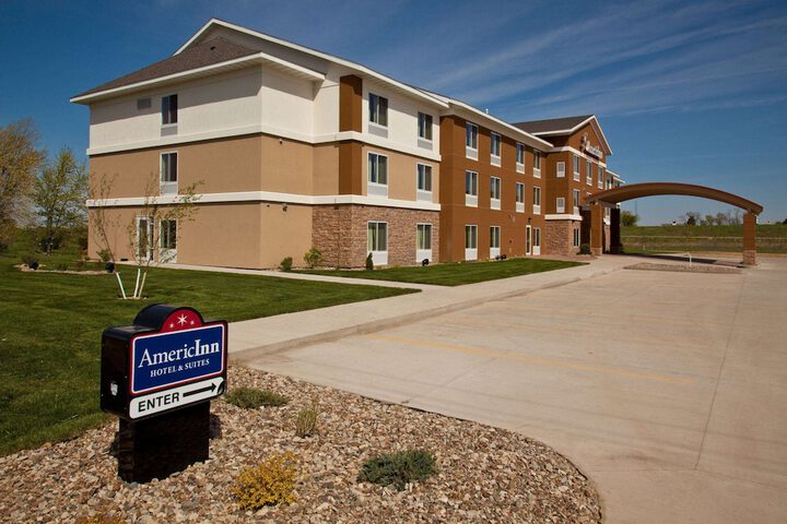 Hotel 5 of 69