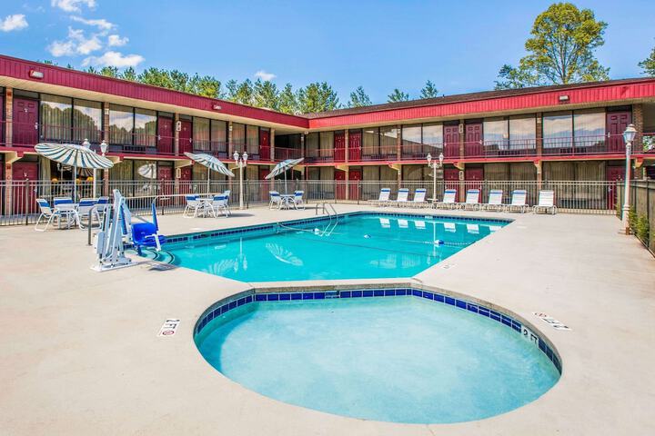 Pool 11 of 51