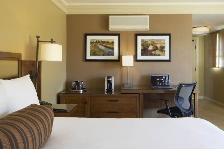 Room 11 of 30
