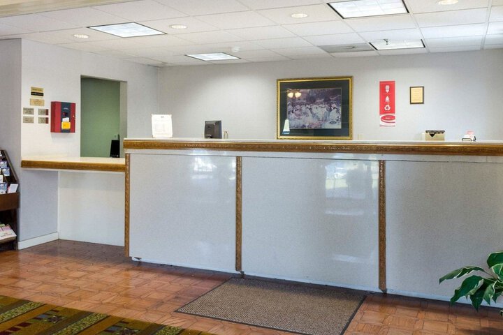Econo Lodge Canton I-55