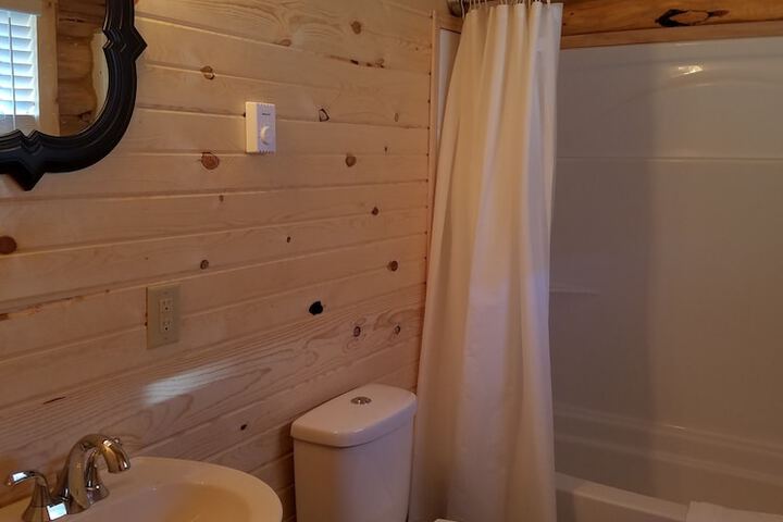 No Name City Luxury Cabins & RV