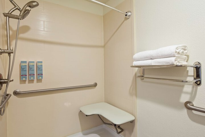 Room 30 of 46