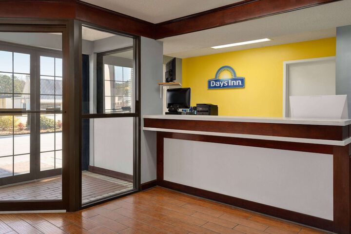 Days Inn by Wyndham Dillon