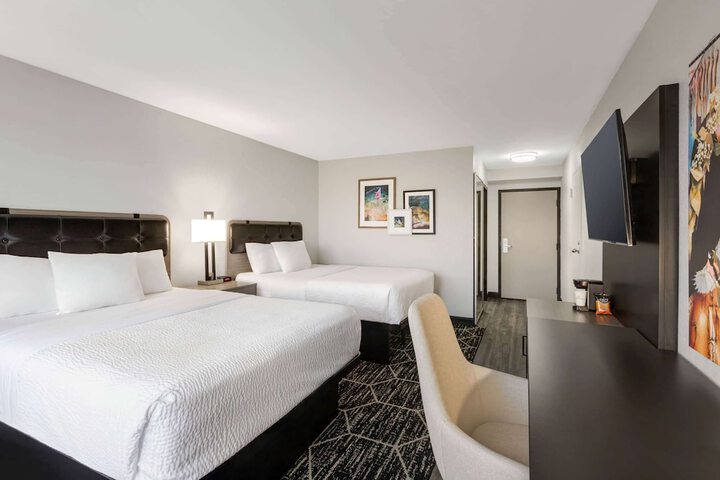 Room 46 of 70