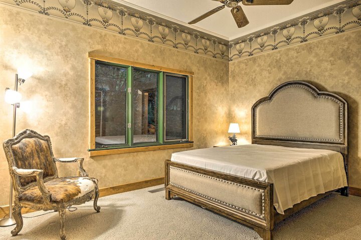 River Access + Mtn Views: Cullowhee Lodge!