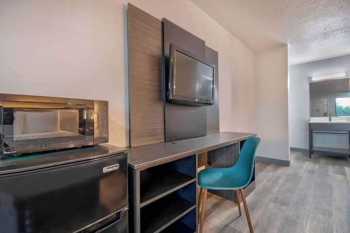 Room 34 of 38