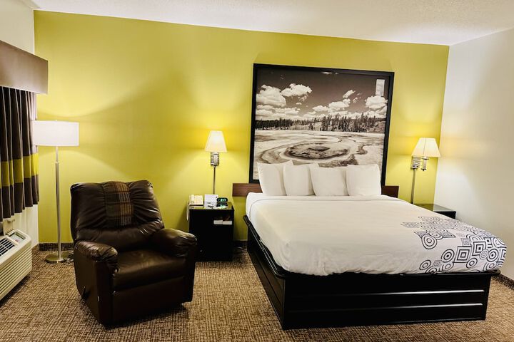 Room 36 of 38