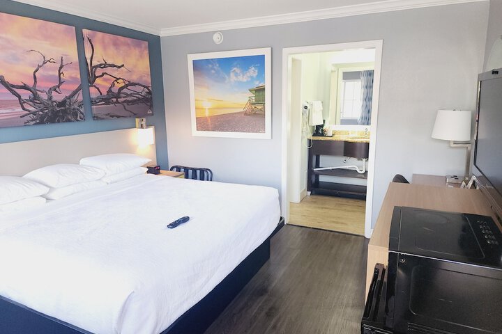 Days Inn by Wyndham Pensacola - Historic Downtown