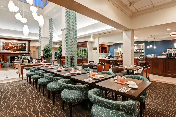 Dining 37 of 45