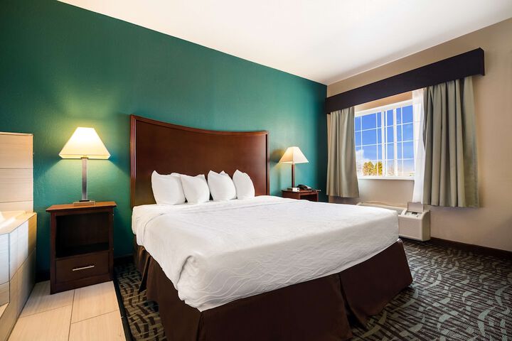 Room 15 of 36