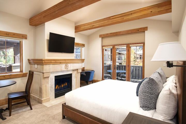 The Chateaux Deer Valley