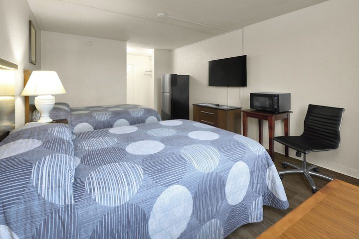 Room 8 of 20