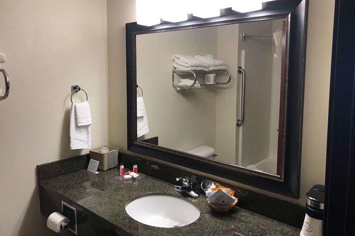 Room 12 of 24