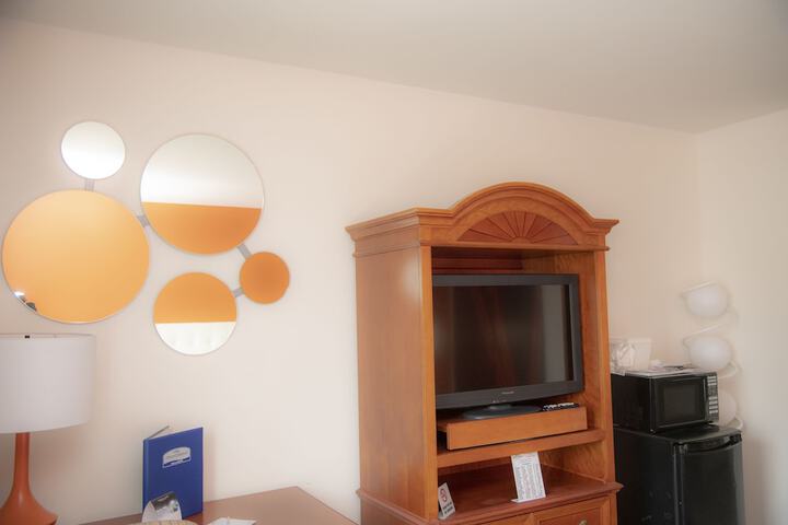 Howard Johnson Hotel & Suites by Wyndham Allentown / Dorney