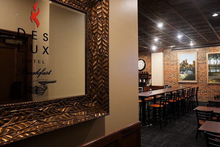 Des Lux Hotel