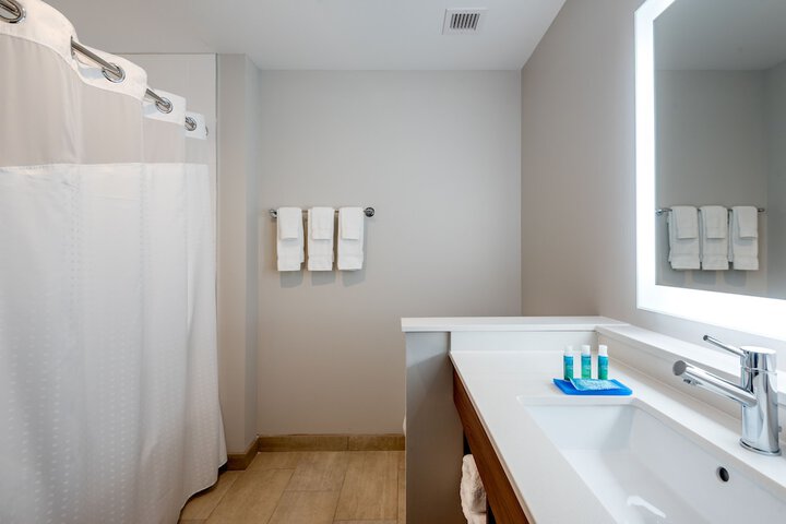 Holiday Inn Express & Suites Punta Gorda by IHG
